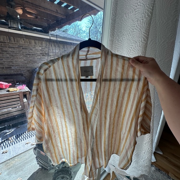 Rails June Linen Top - Picture 1 of 8